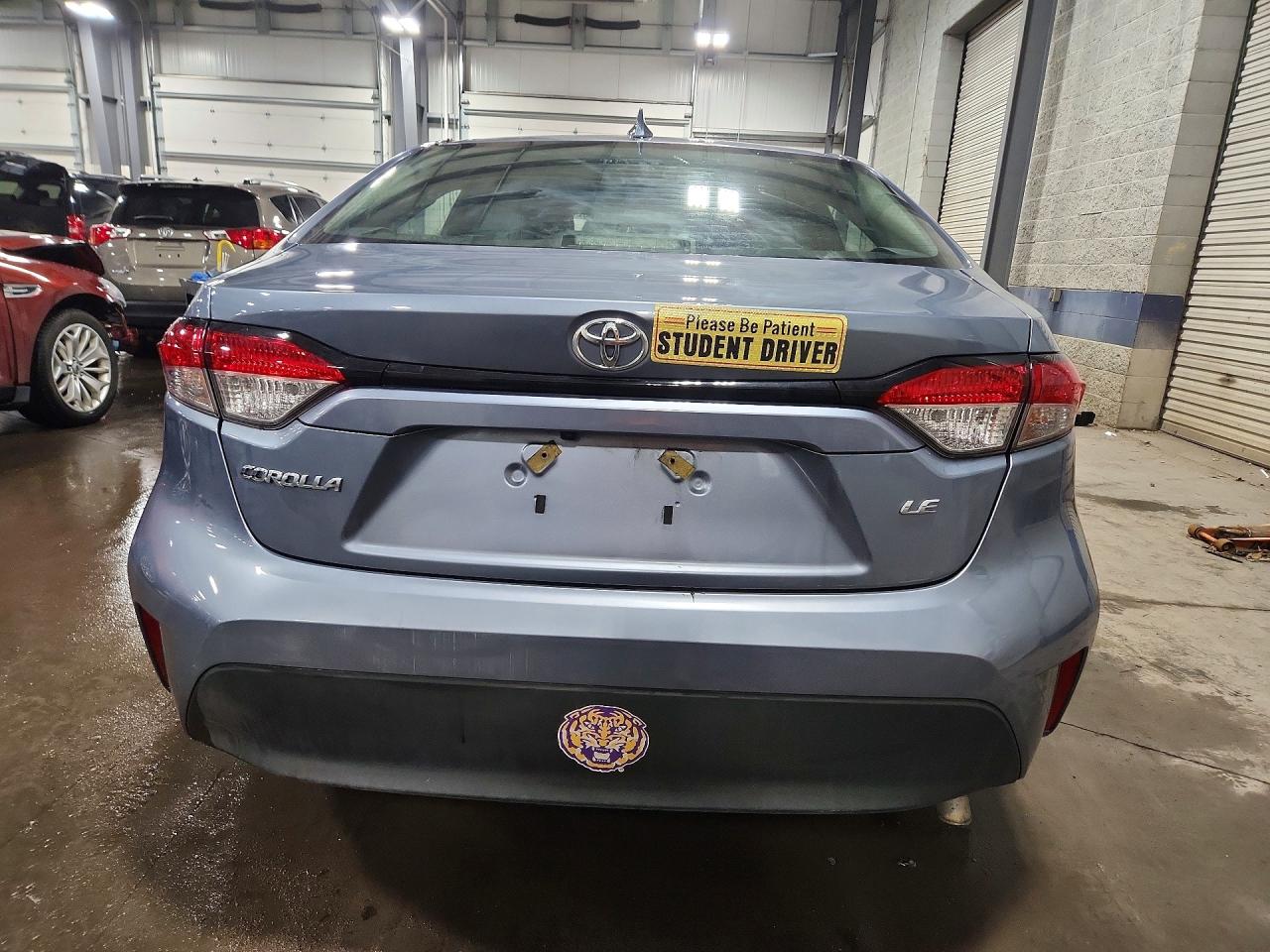 2023 TOYOTA COROLLA LE photo 6