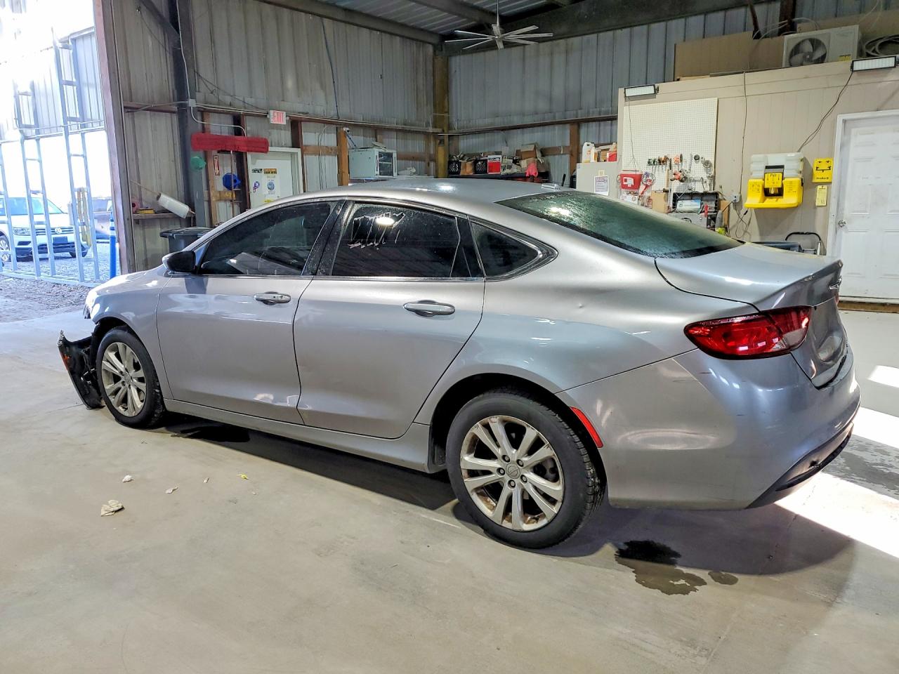 2016 CHRYSLER 200 LIMITED photo 2