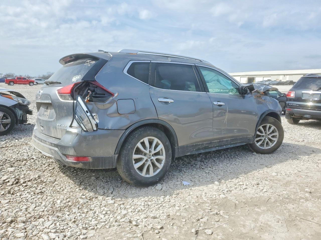 2017 NISSAN ROGUE SV photo 5