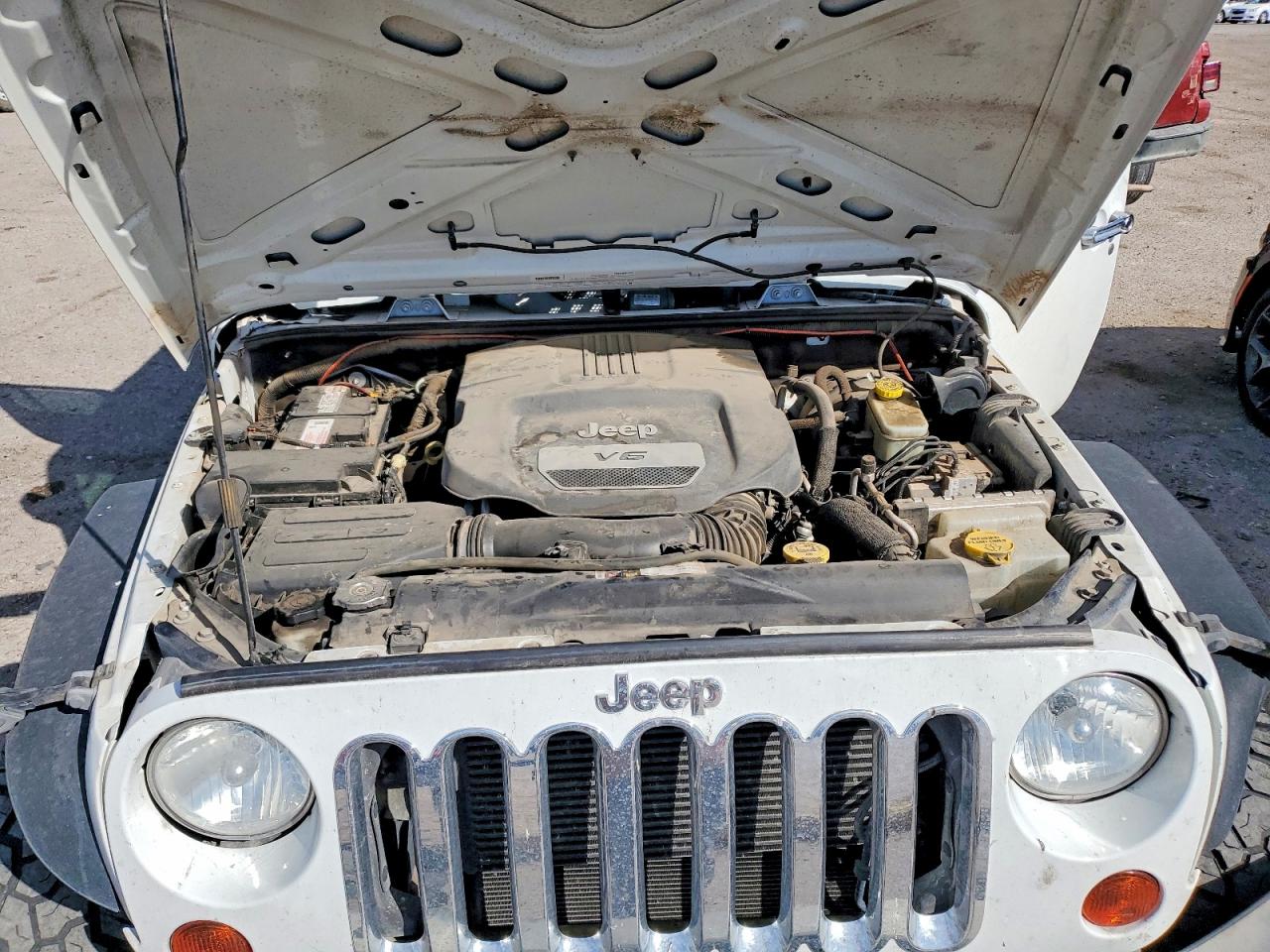 2013 JEEP WRANGLER UNLIMITED SPORT photo 11