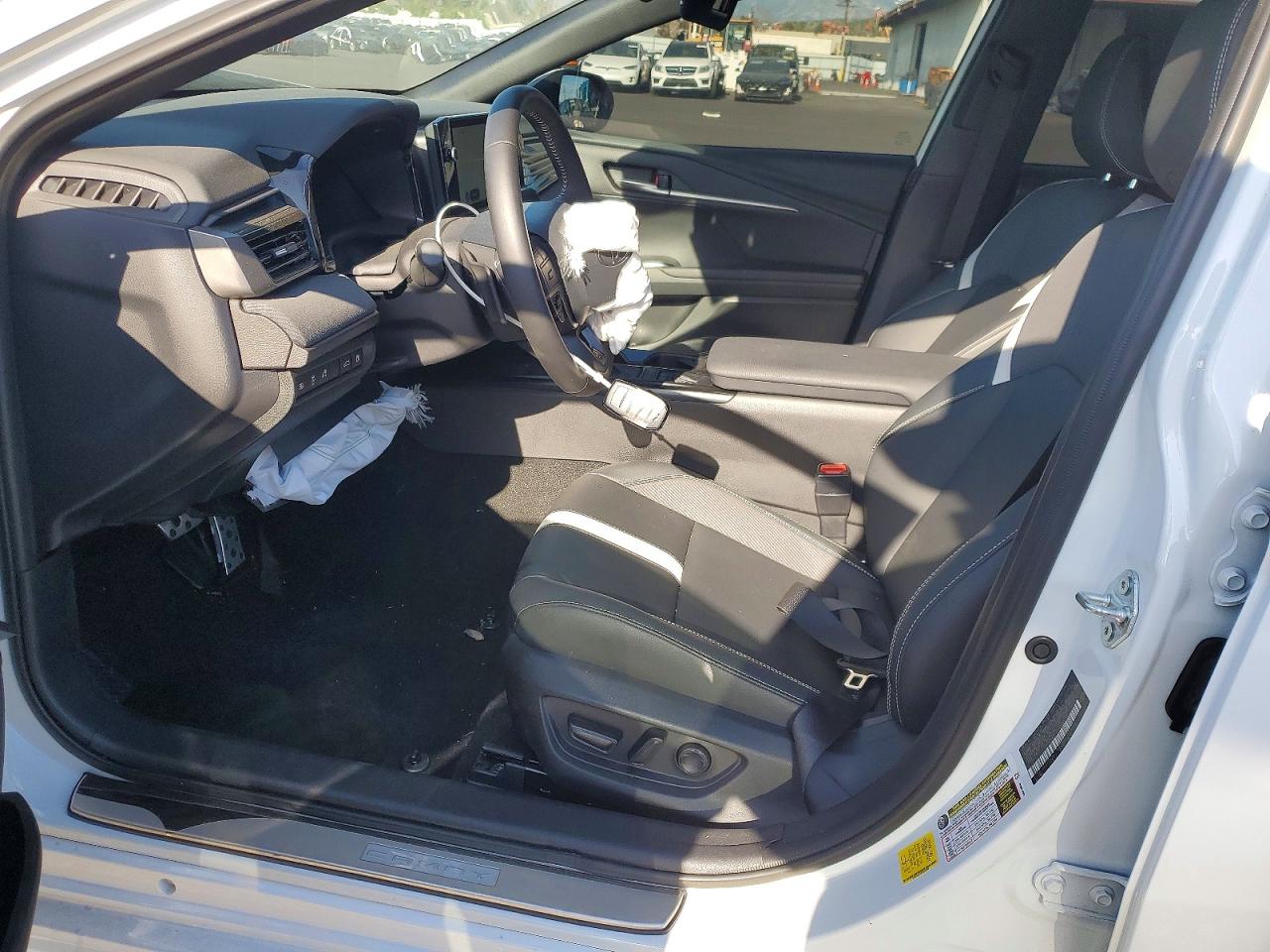 2025 TOYOTA CAMRY SE photo 13