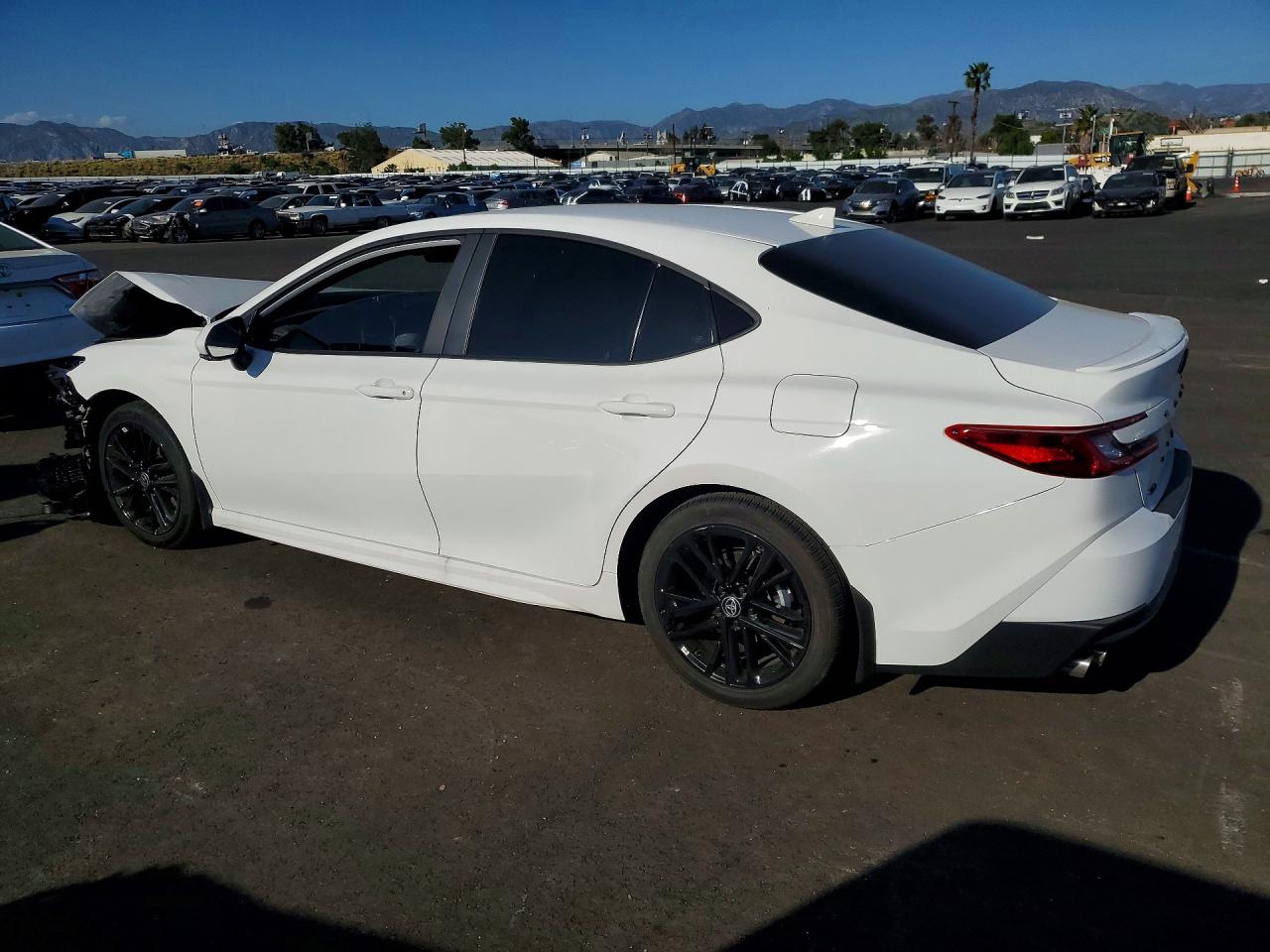 2025 TOYOTA CAMRY SE photo 3