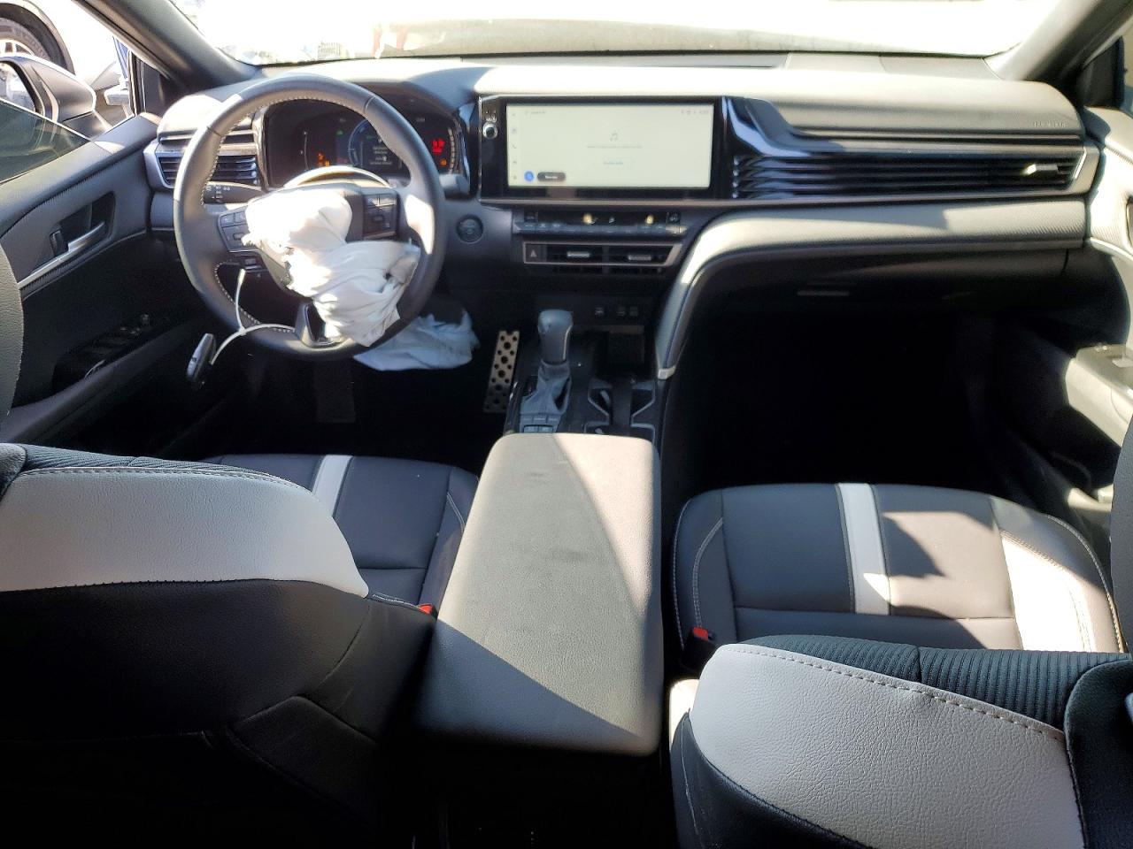 2025 TOYOTA CAMRY SE photo 15