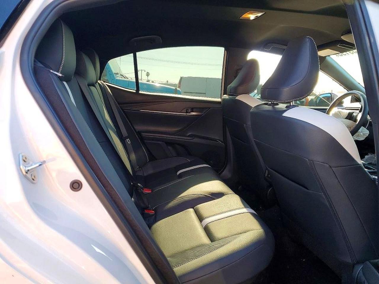 2025 TOYOTA CAMRY SE photo 19