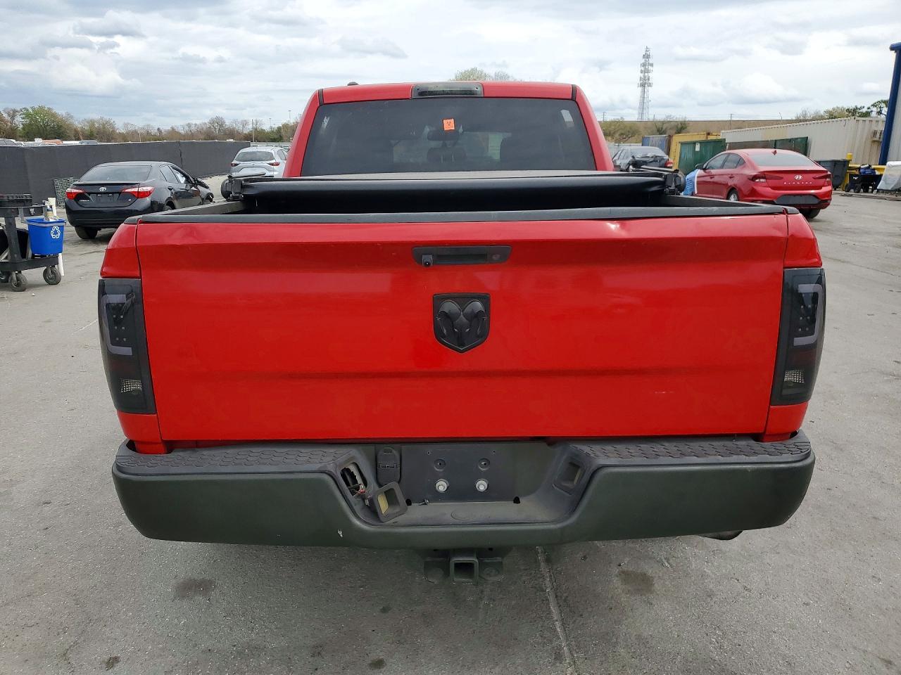 2016 RAM 1500 ST photo 6