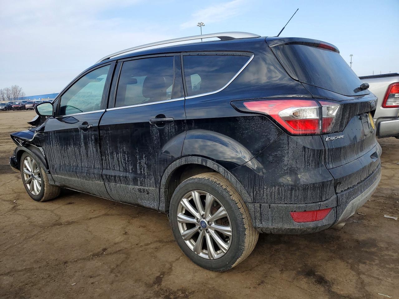 2017 FORD ESCAPE TITANIUM photo 3