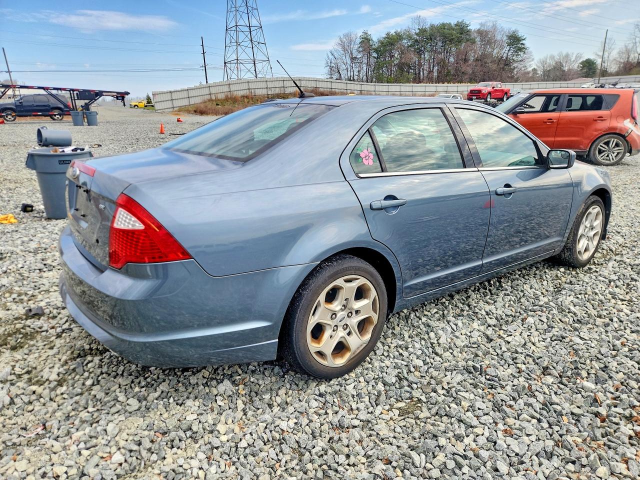 2011 FORD FUSION SE photo 3