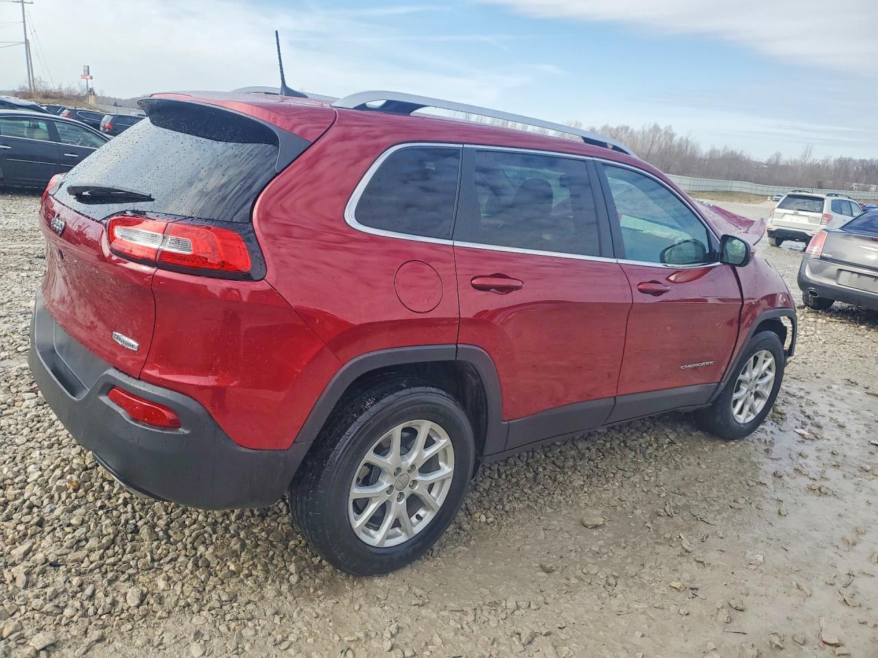 2017 JEEP CHEROKEE LATITUDE photo 3