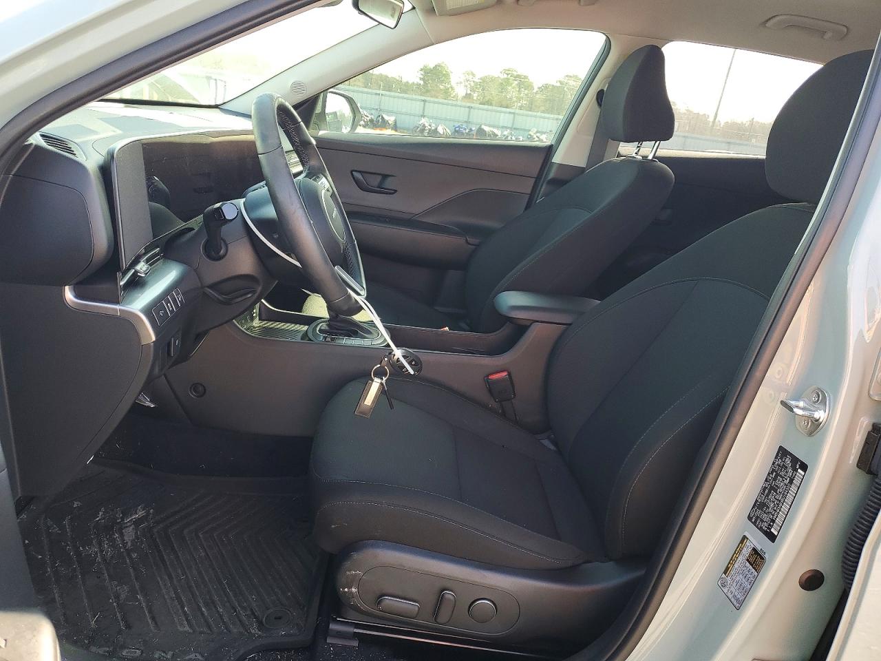 2024 HYUNDAI KONA SEL photo 7