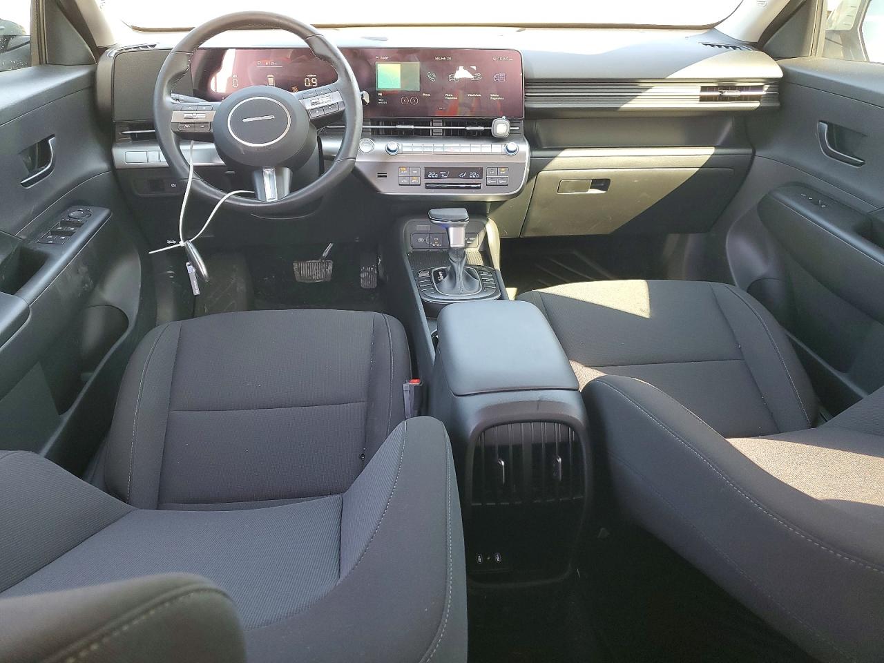 2024 HYUNDAI KONA SEL photo 8