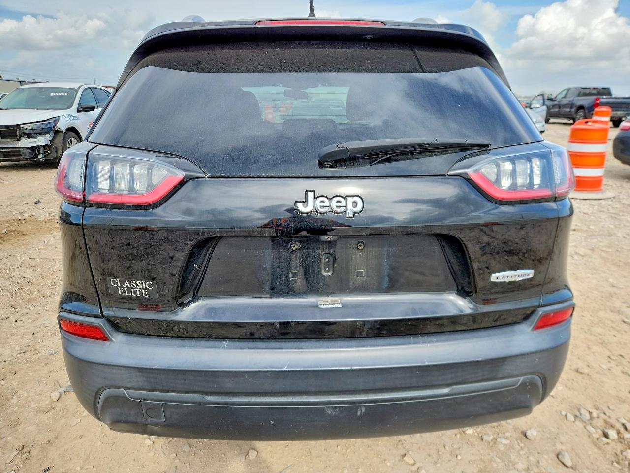 2019 JEEP CHEROKEE LATITUDE photo 6