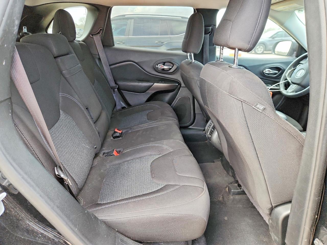 2019 JEEP CHEROKEE LATITUDE photo 10