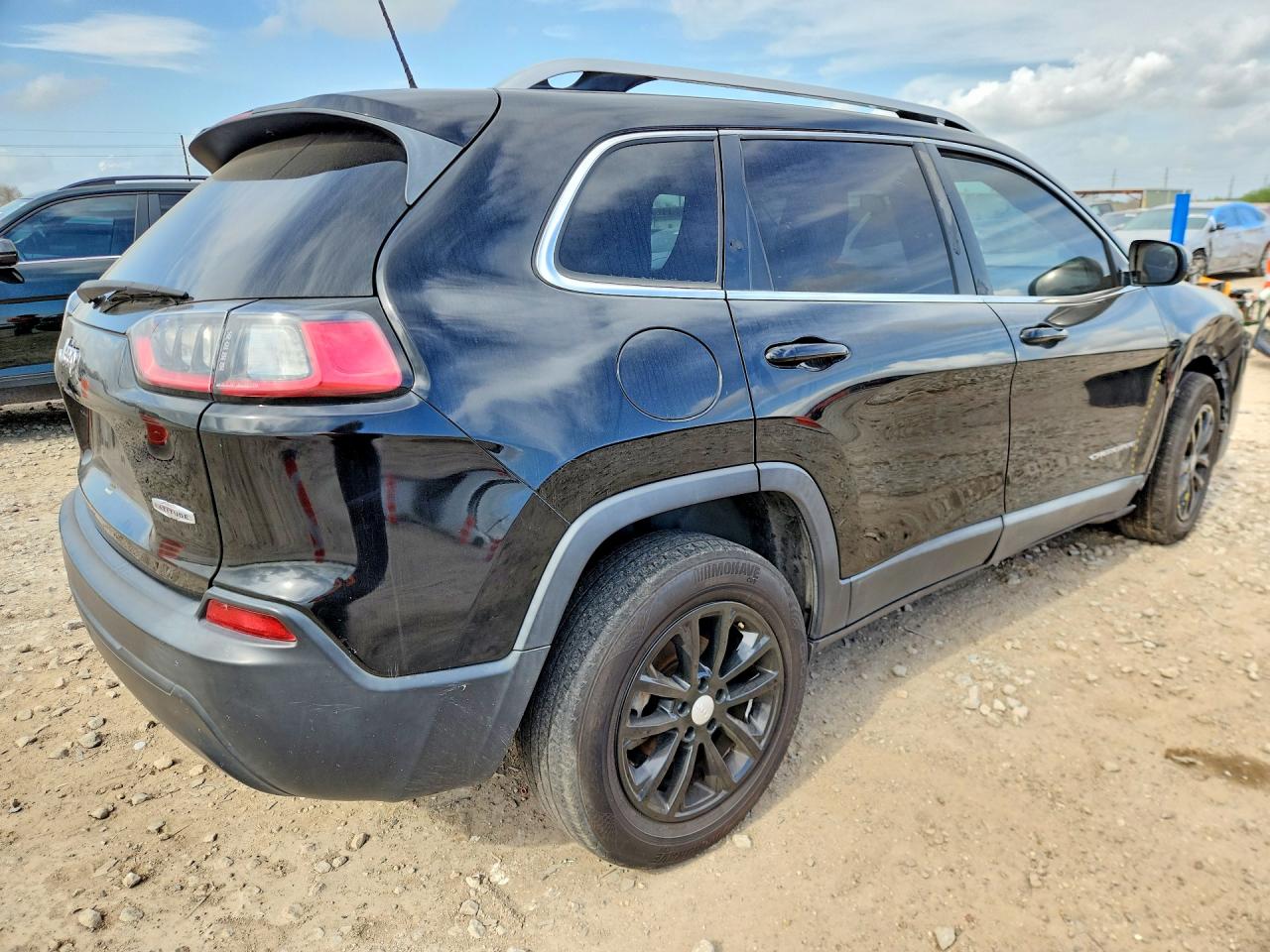 2019 JEEP CHEROKEE LATITUDE photo 3