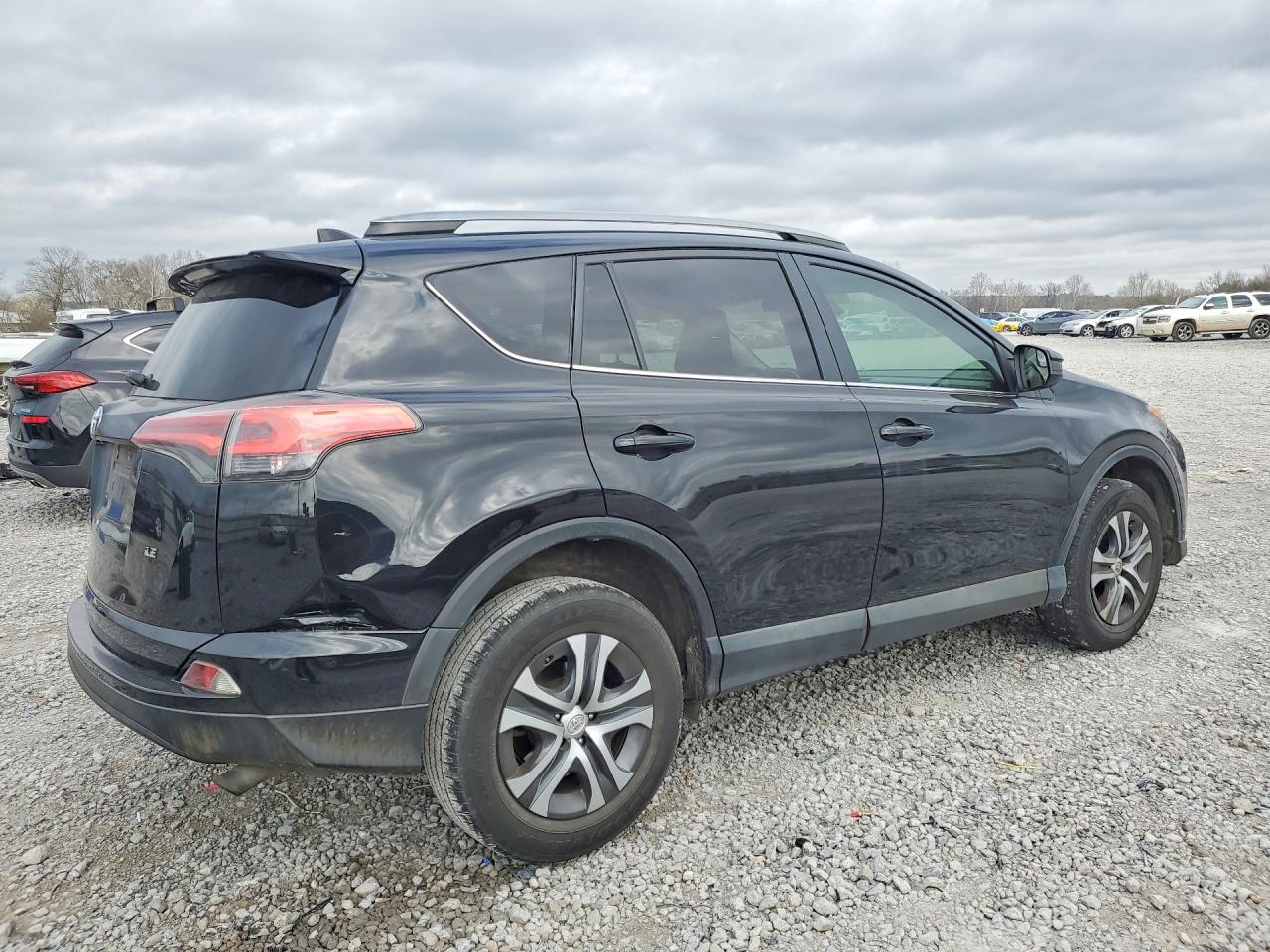 2017 TOYOTA RAV4 LE photo 5