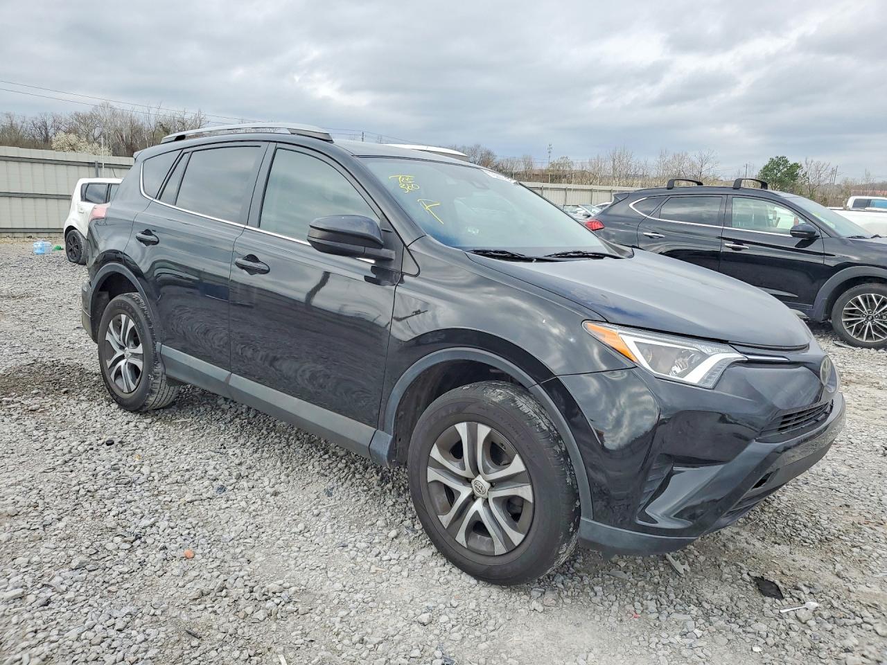 2017 TOYOTA RAV4 LE photo 7