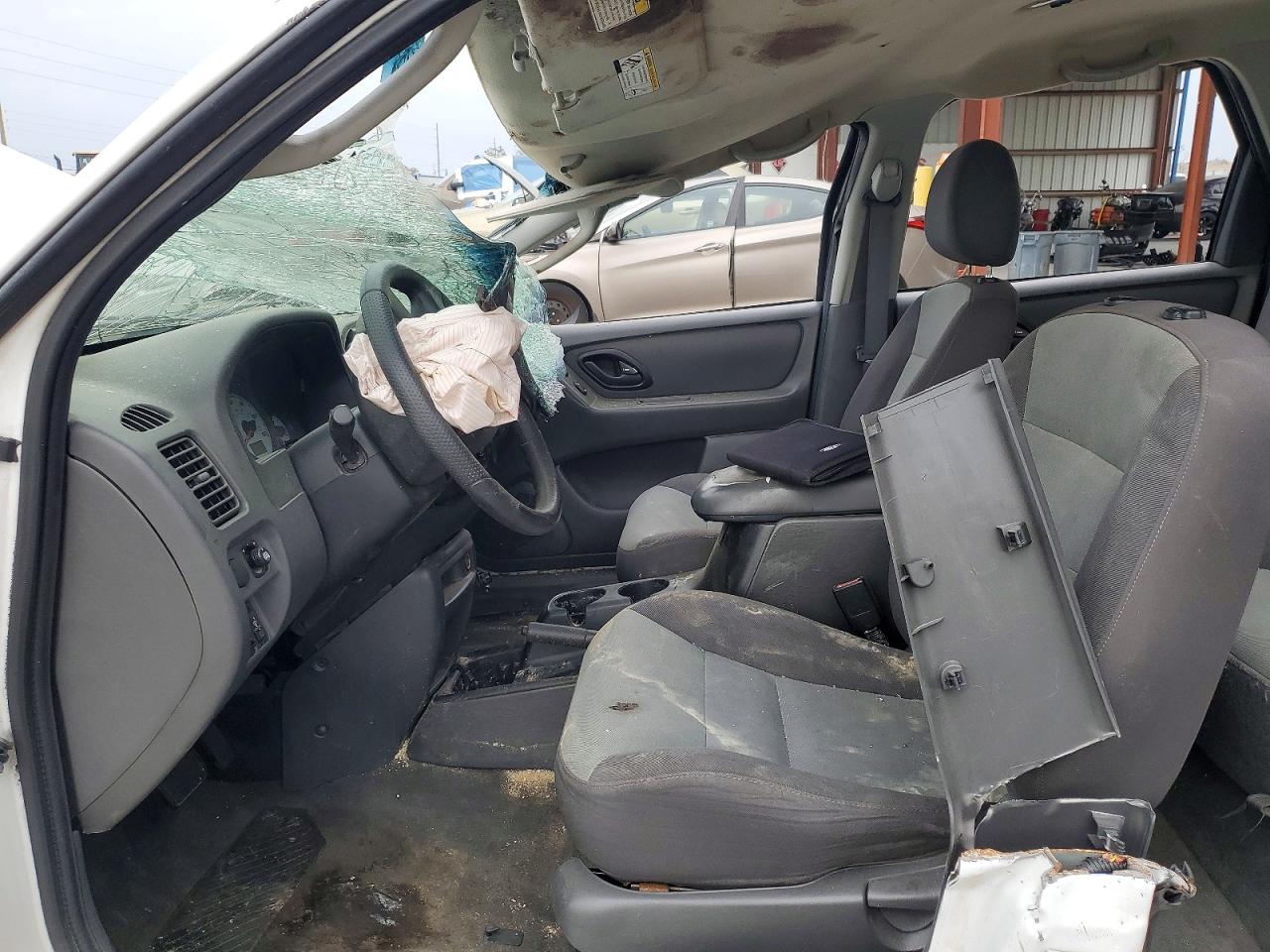 2004 FORD ESCAPE XLS photo 7