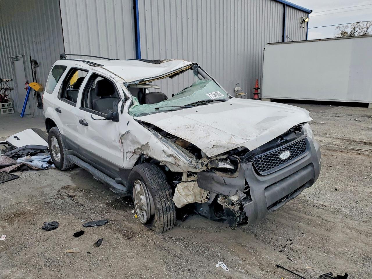 2004 FORD ESCAPE XLS photo 4