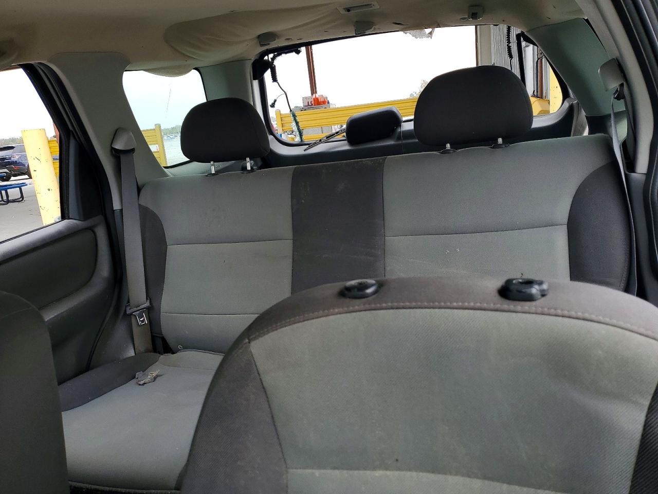 2004 FORD ESCAPE XLS photo 10