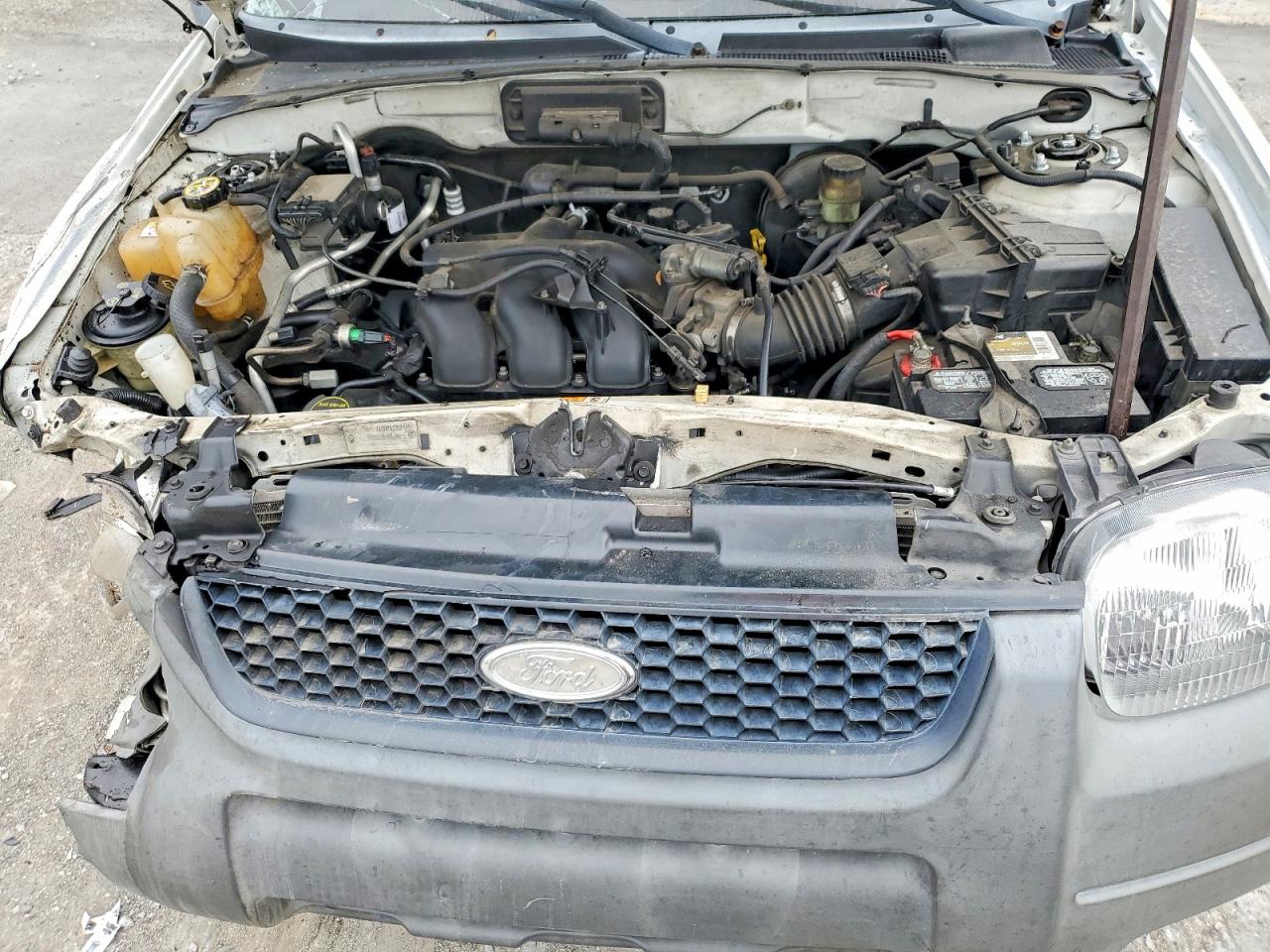 2004 FORD ESCAPE XLS photo 12