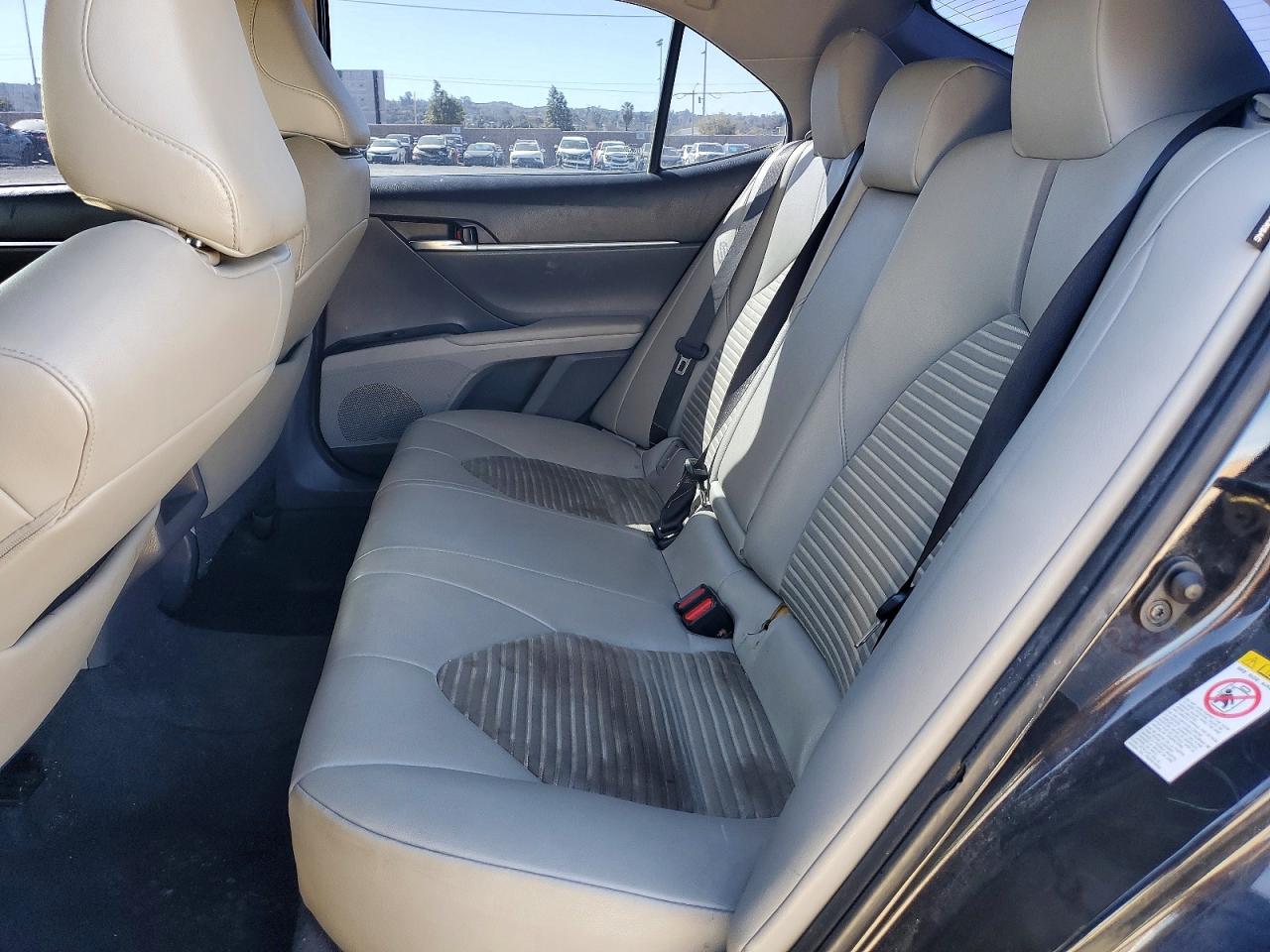 2018 TOYOTA CAMRY SE photo 10