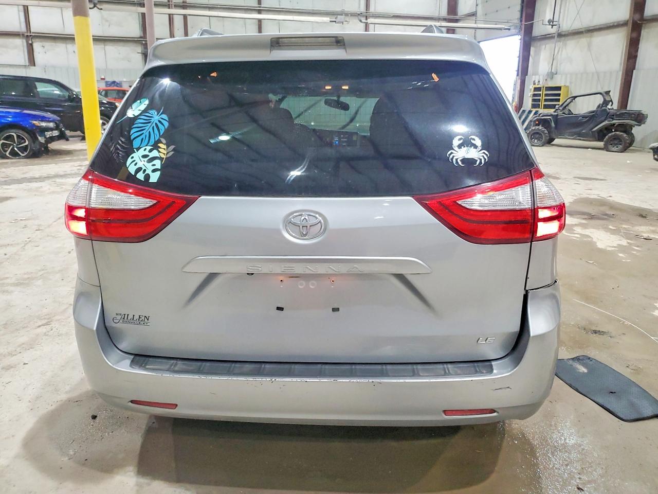 2015 TOYOTA SIENNA LE 8-PASSENGER photo 16