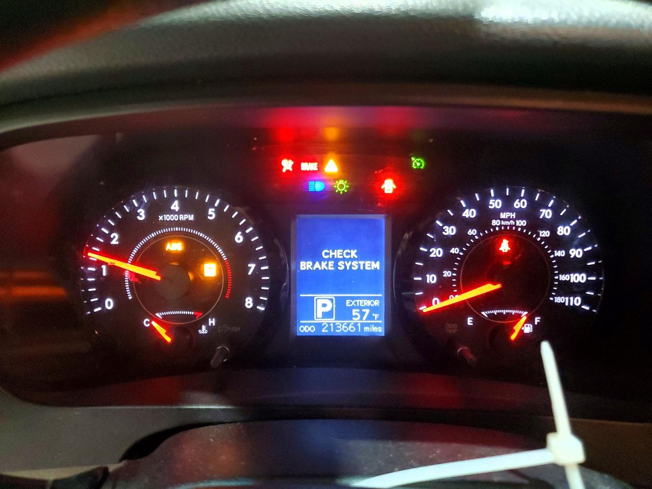2015 TOYOTA SIENNA LE 8-PASSENGER photo 25