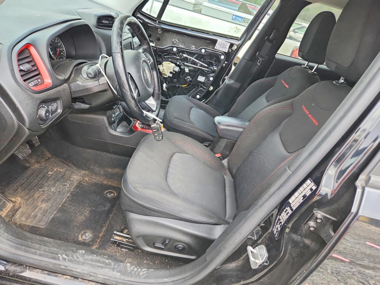 2017 JEEP RENEGADE TRAILHAWK photo 25