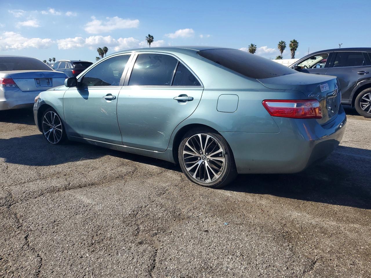 2007 TOYOTA CAMRY LE photo 2
