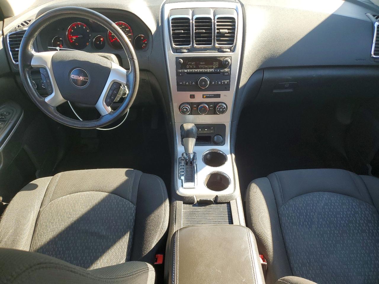 2011 GMC ACADIA SLE photo 8