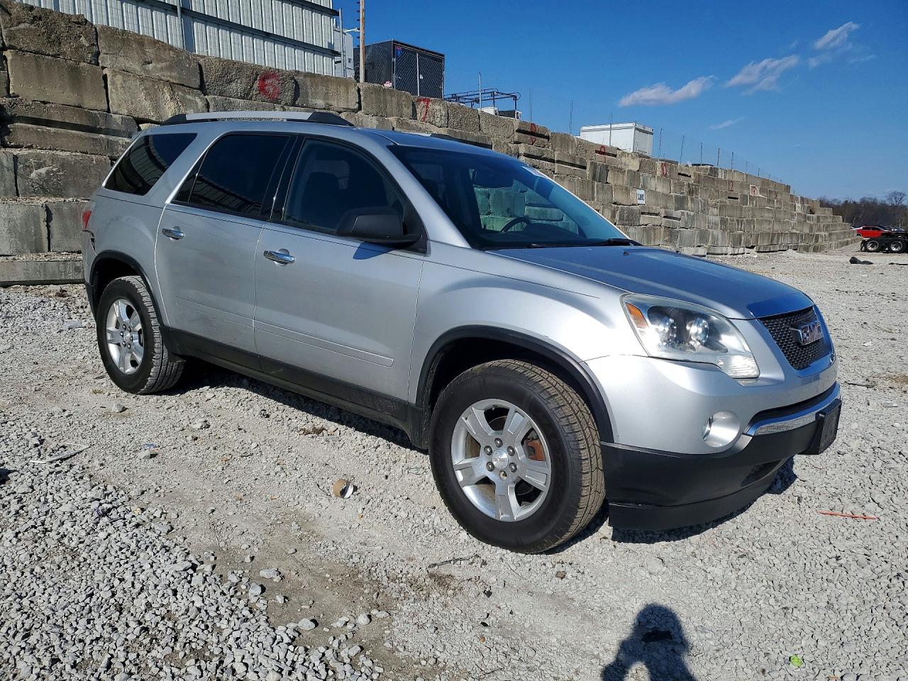 2011 GMC ACADIA SLE photo 4