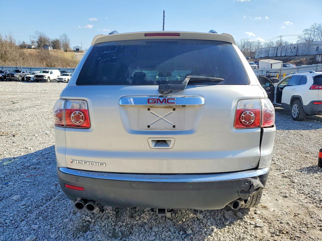 2011 GMC ACADIA SLE photo 6