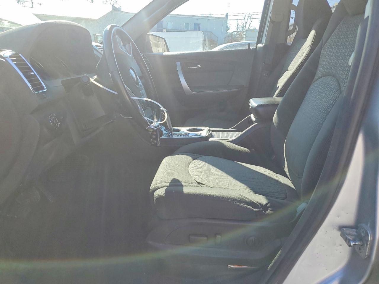 2011 GMC ACADIA SLE photo 7