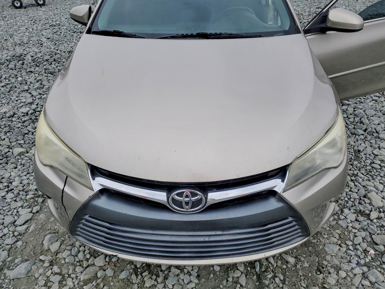 2015 TOYOTA CAMRY LE photo 21
