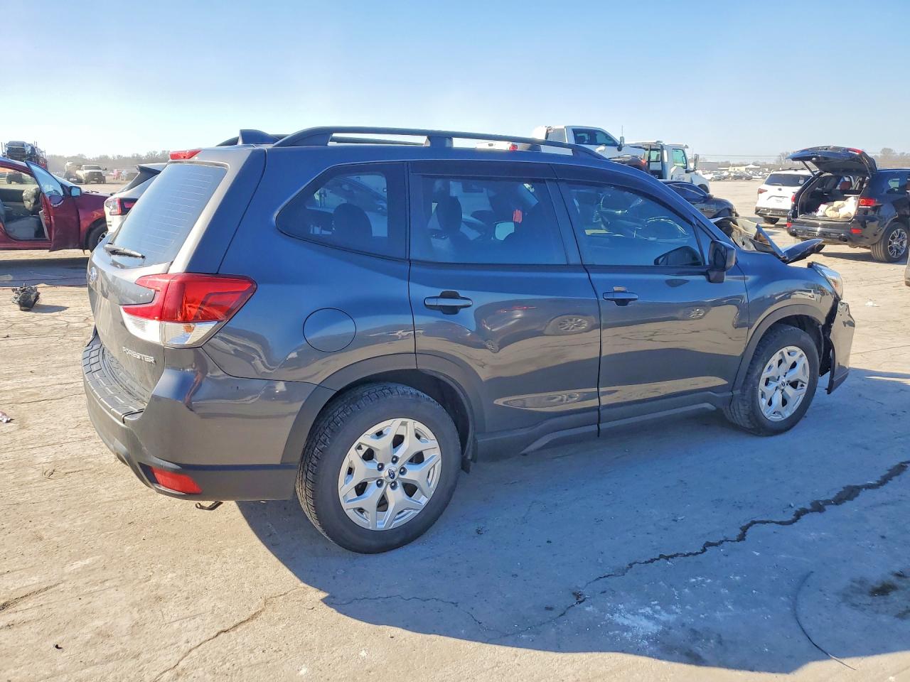 2020 SUBARU FORESTER photo 3