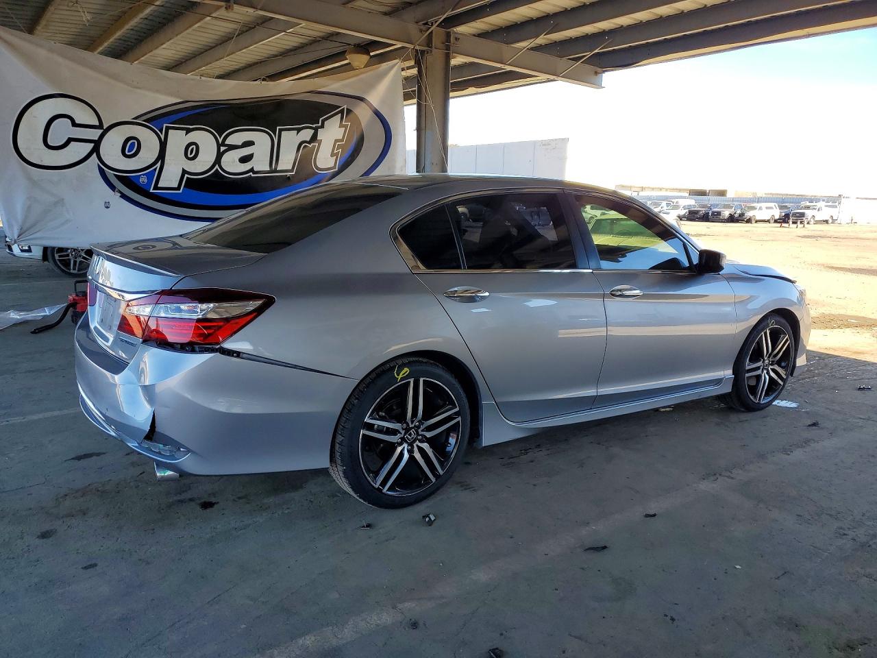 2017 HONDA ACCORD SPORT photo 5