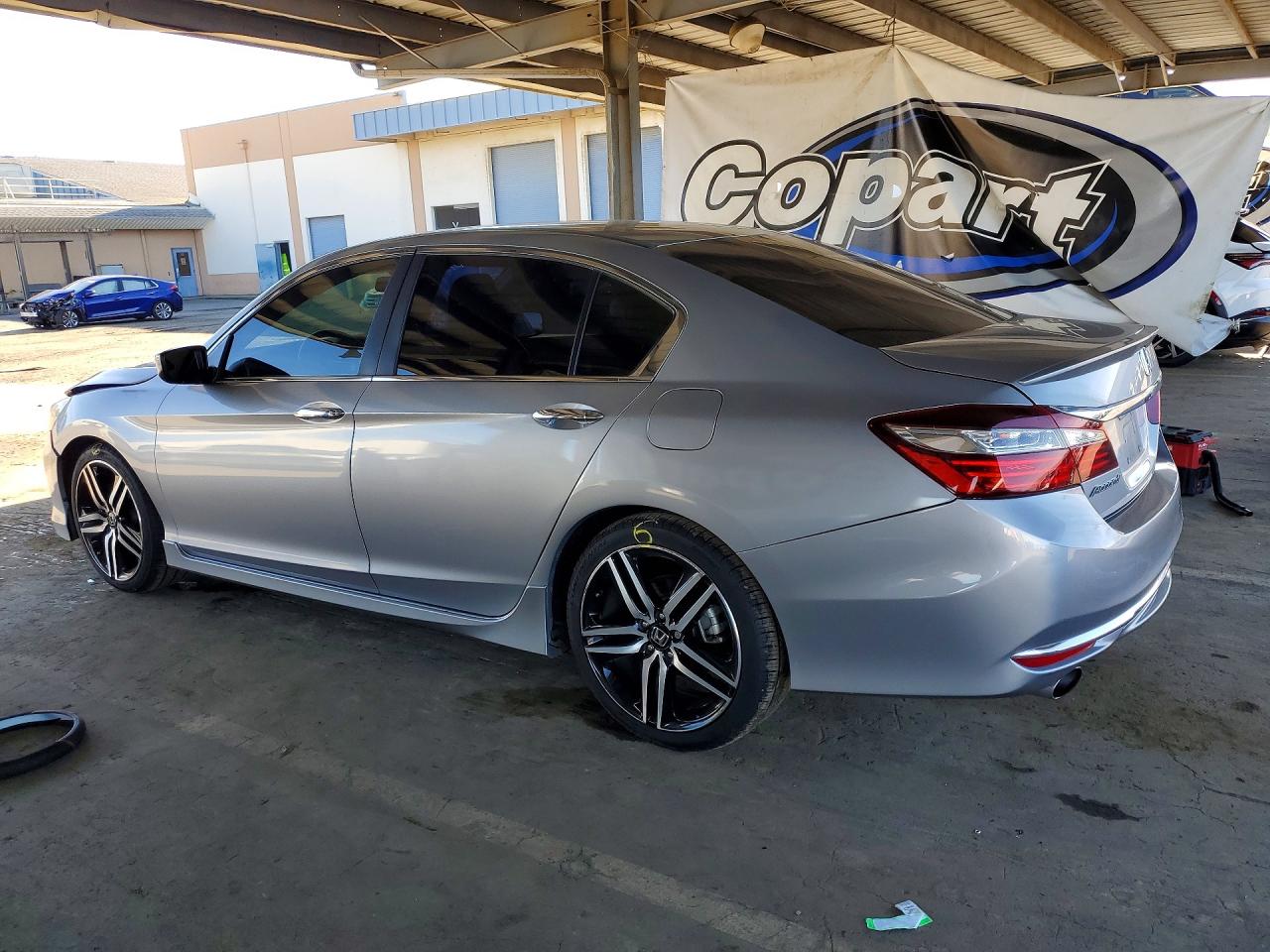 2017 HONDA ACCORD SPORT photo 3
