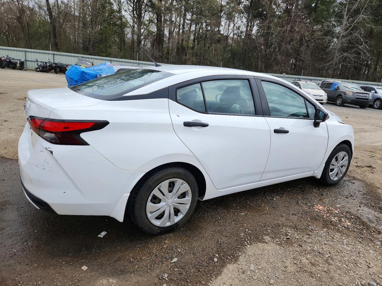 2020 NISSAN VERSA S photo 5