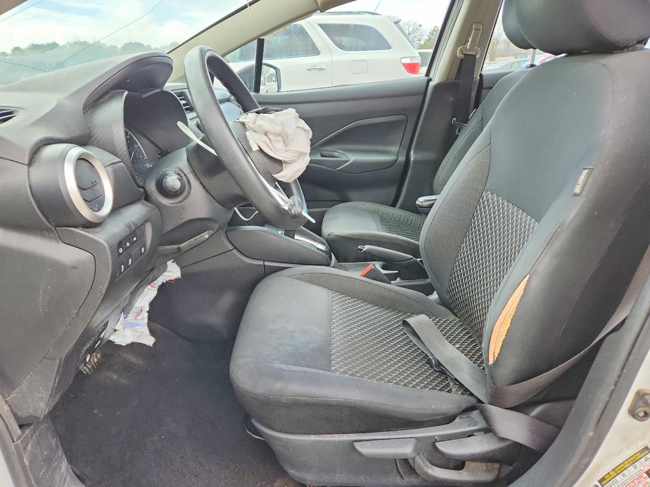 2020 NISSAN VERSA S photo 13