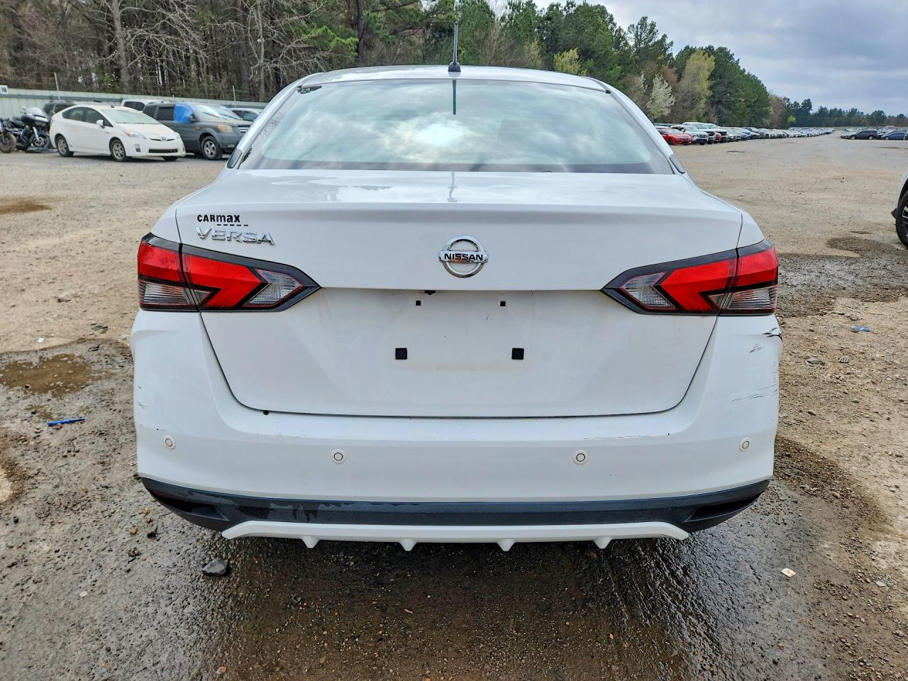 2020 NISSAN VERSA S photo 11