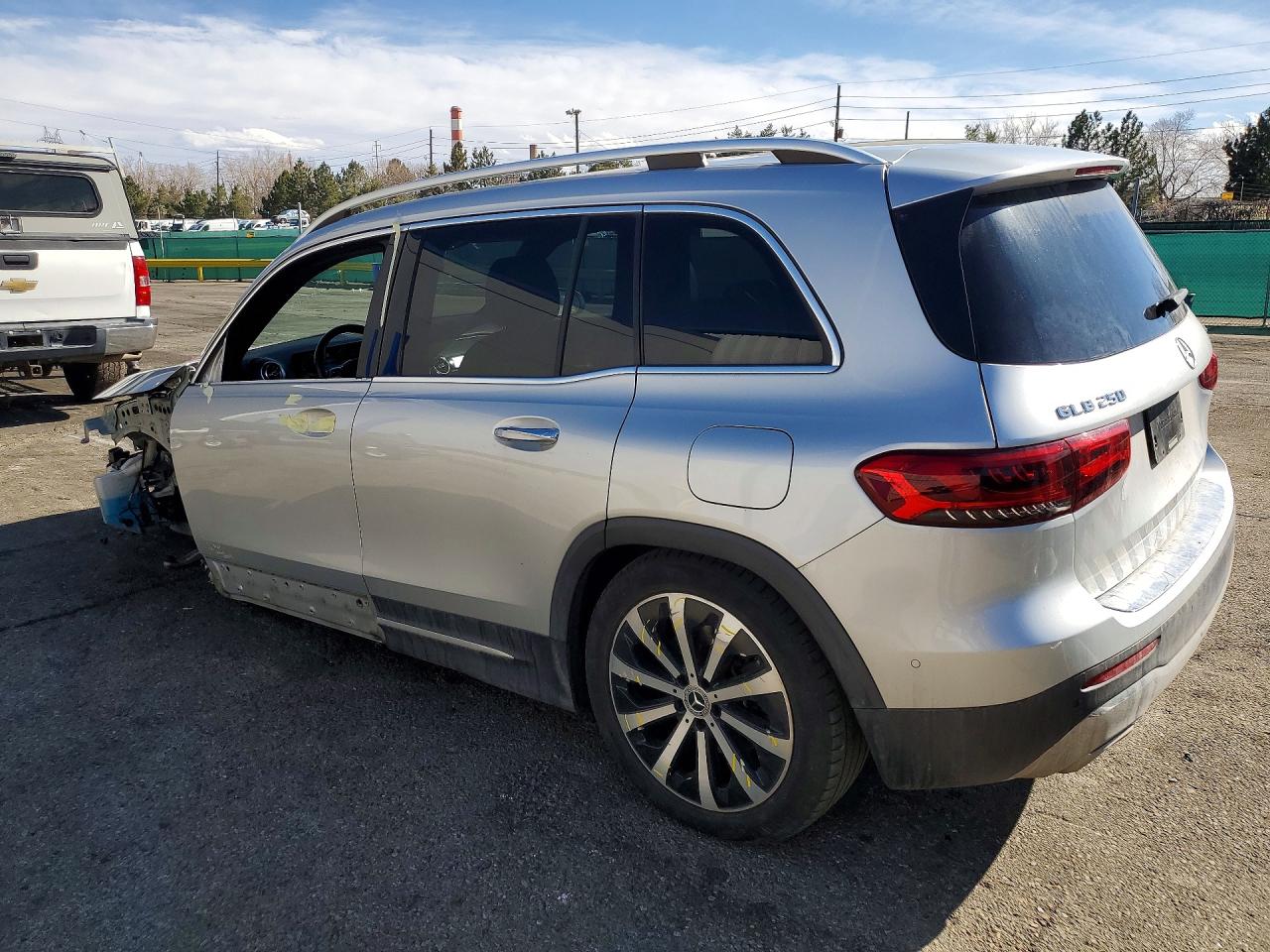2020 MERCEDES-BENZ GLB 250 4MATIC photo 2