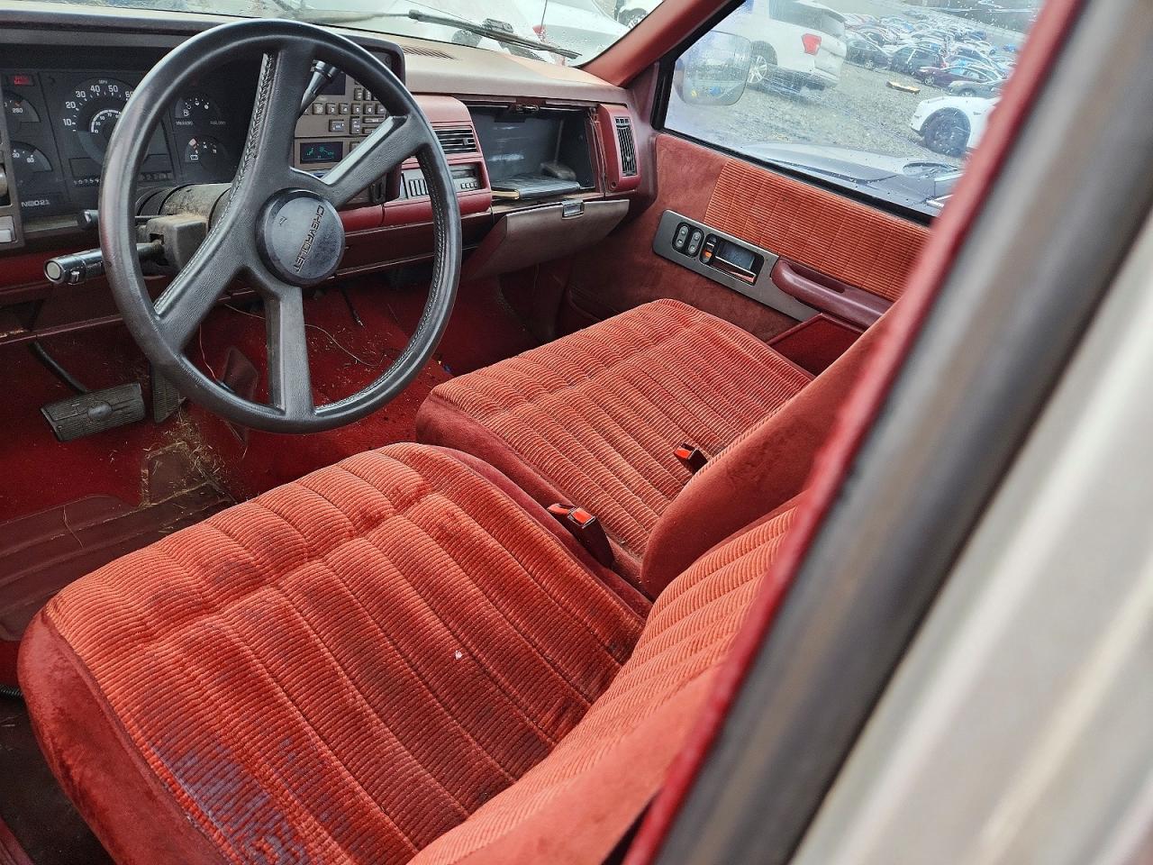 1990 CHEVROLET GMT-400 C1500 photo 8