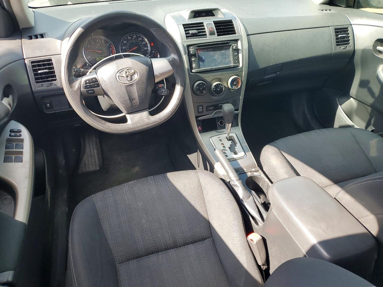 2013 TOYOTA COROLLA S photo 8