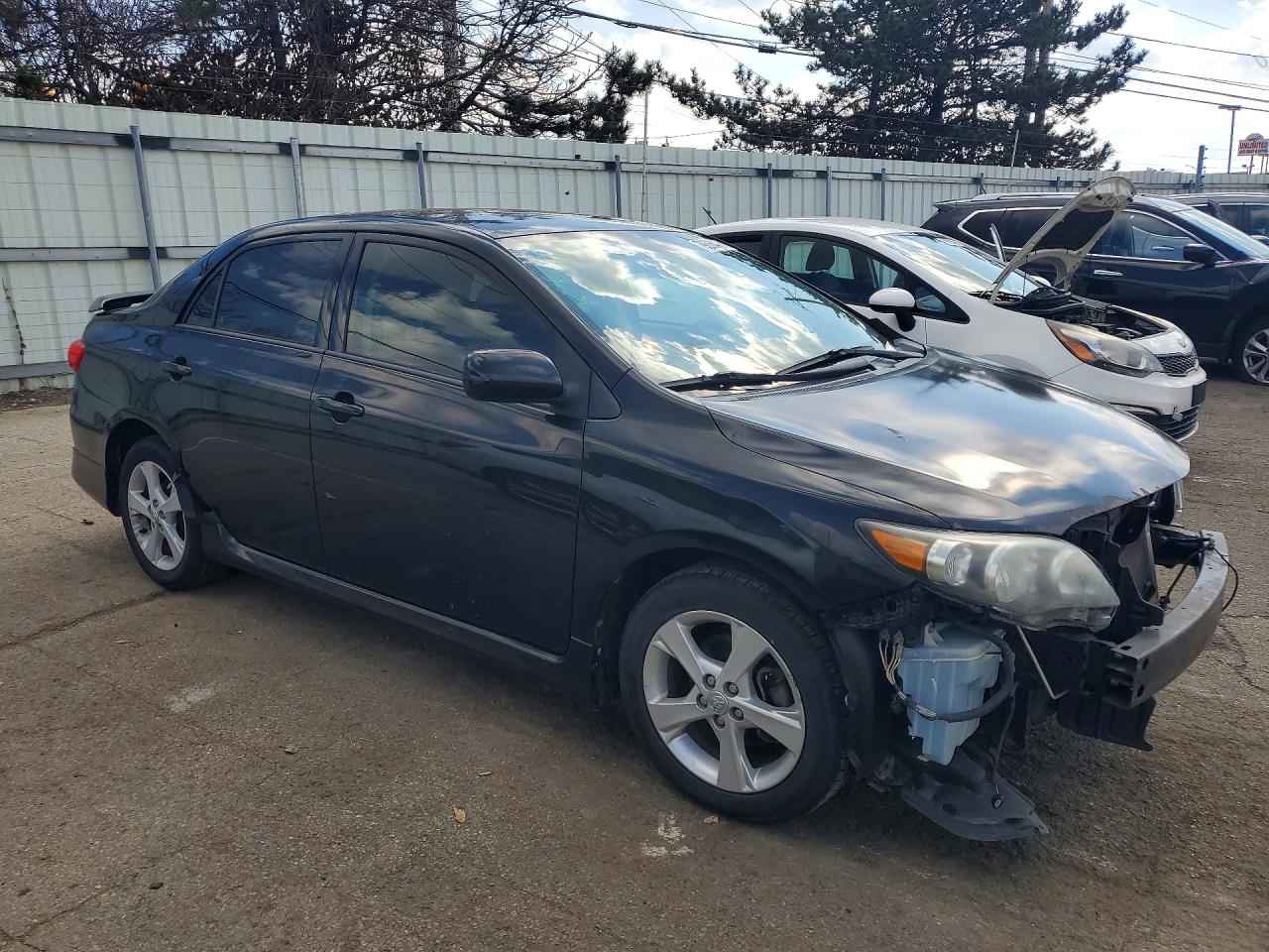 2013 TOYOTA COROLLA S photo 4