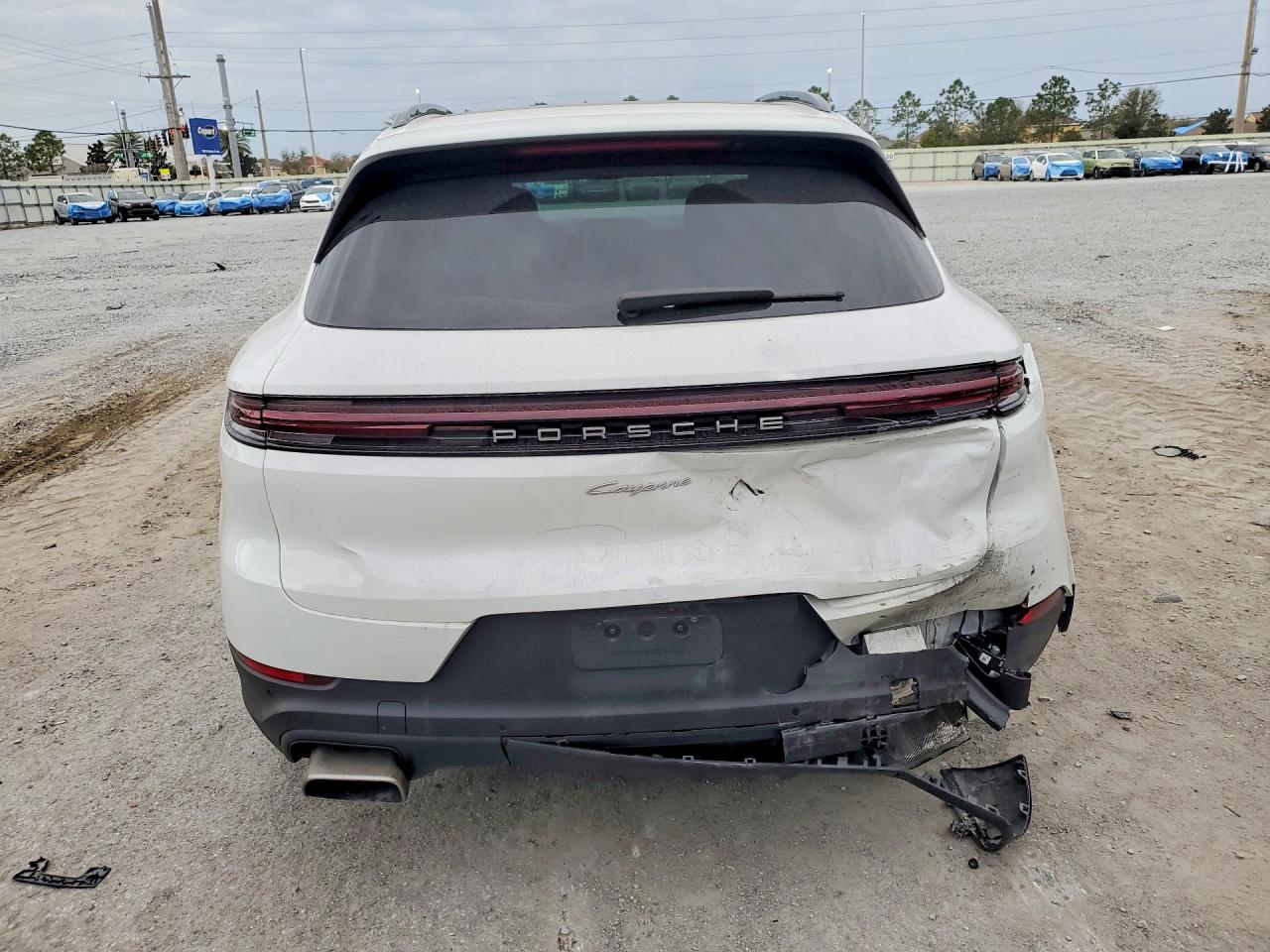 2024 PORSCHE CAYENNE photo 11