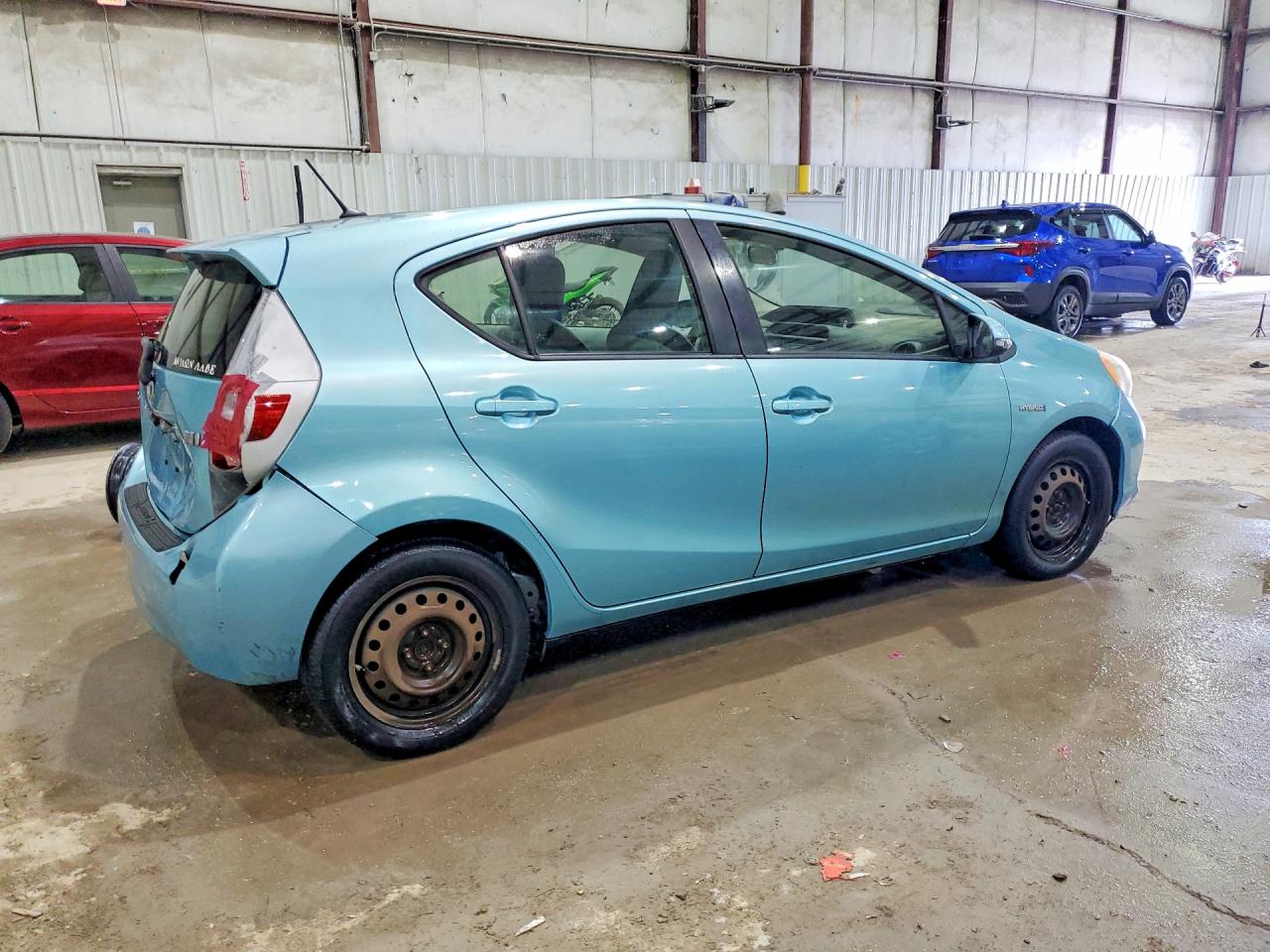 2012 TOYOTA PRIUS C ONE photo 7