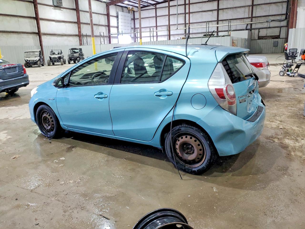 2012 TOYOTA PRIUS C ONE photo 4