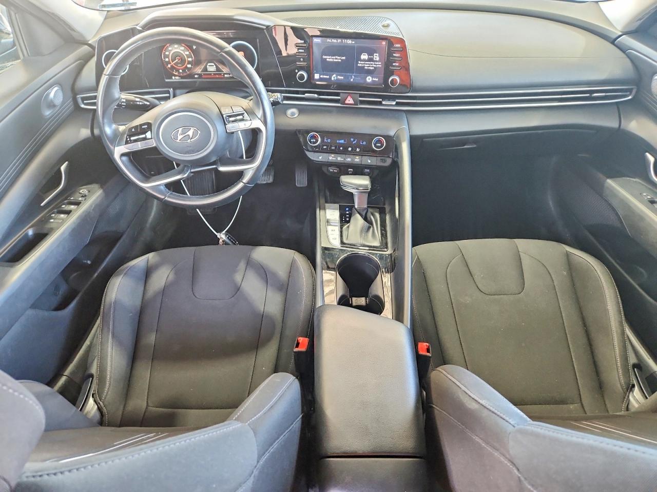 2022 HYUNDAI ELANTRA SEL photo 8