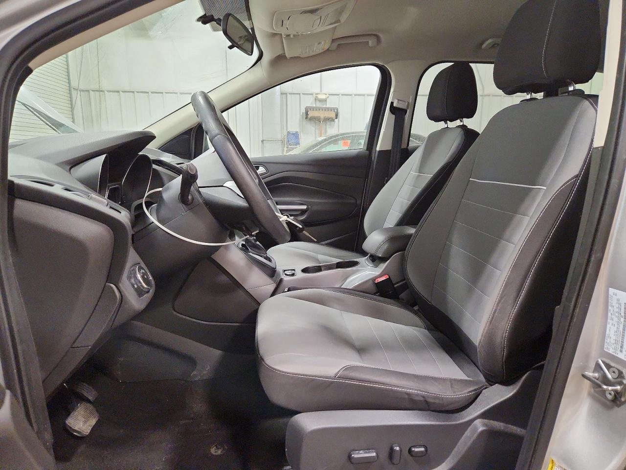 2015 FORD ESCAPE SE photo 19