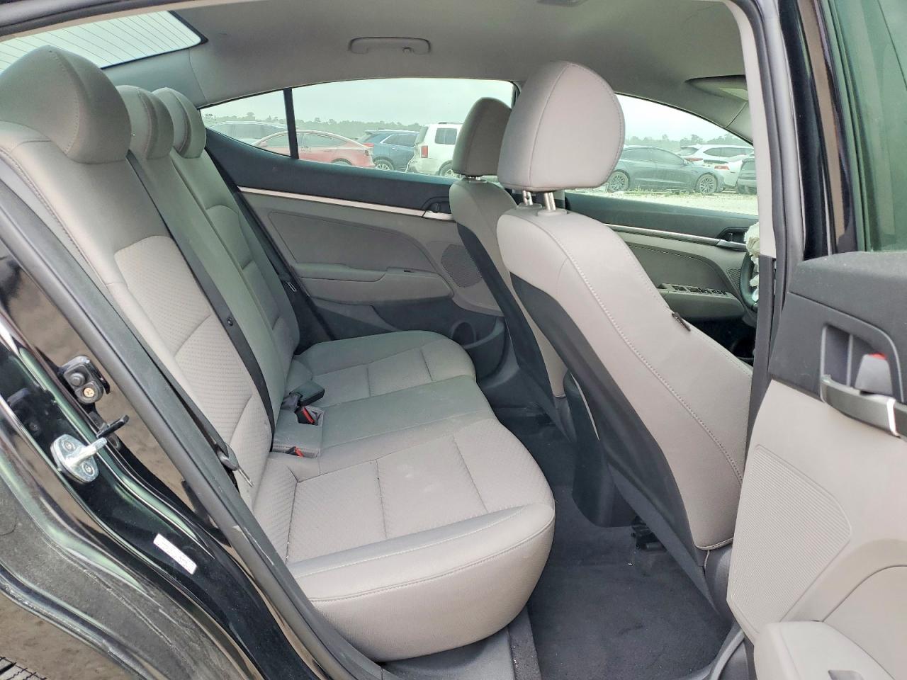 2020 HYUNDAI ELANTRA SE photo 10