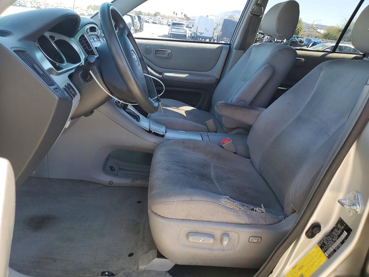 2006 TOYOTA HIGHLANDER BASE photo 13